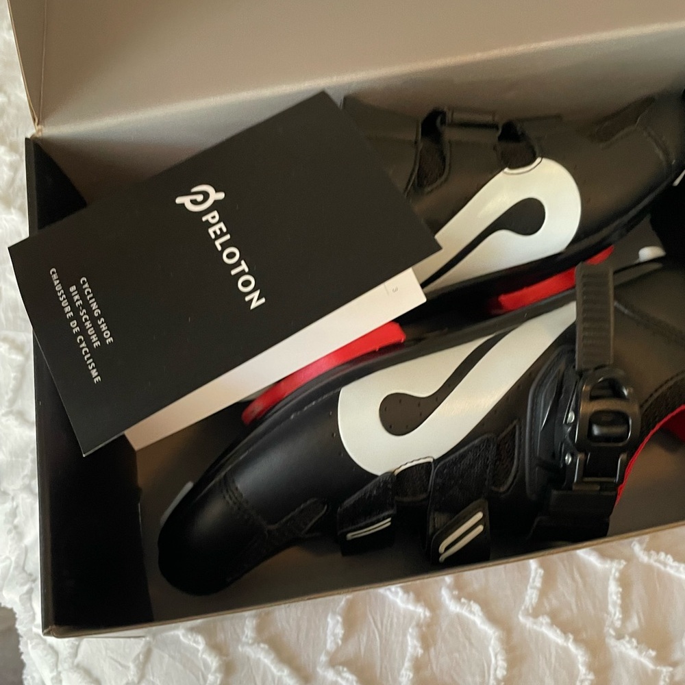 Pelonton Bike Cleats Size 40